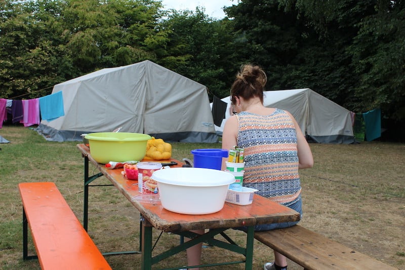 Kochen für eine ganze Kompanie. Der Jugendzeltplatz Aggertal hat auch Platz für große Zelte.