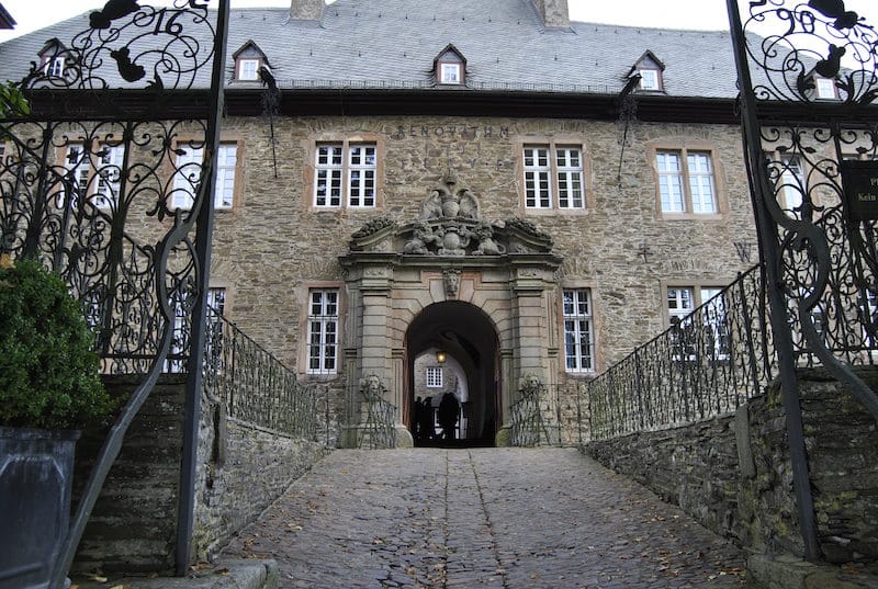 Die Burg Schnellenberg in Attendorn bietet ein vielfältiges kulturelles Angebot. 